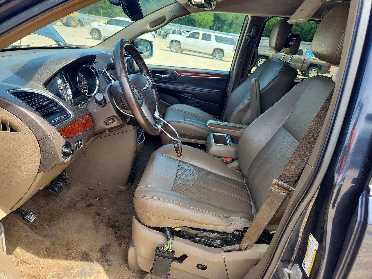 Chrysler Town & Country Touring L