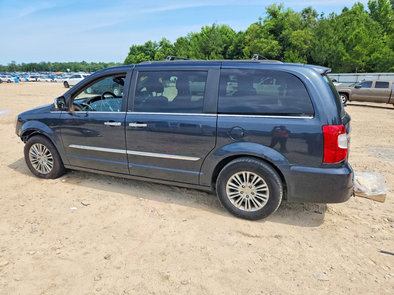 Chrysler Town & Country Touring L