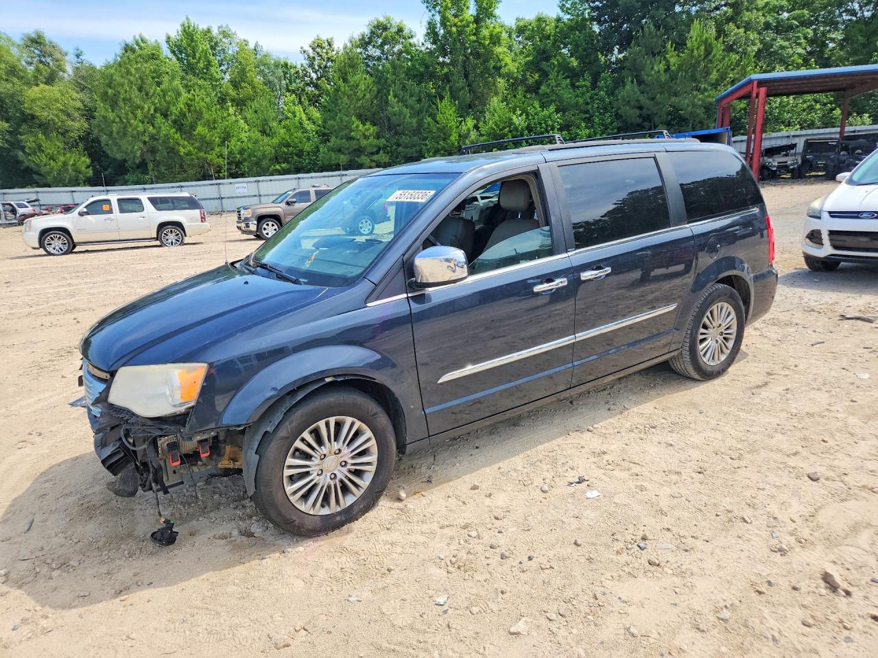 Salvage Chrysler Town & Country Image