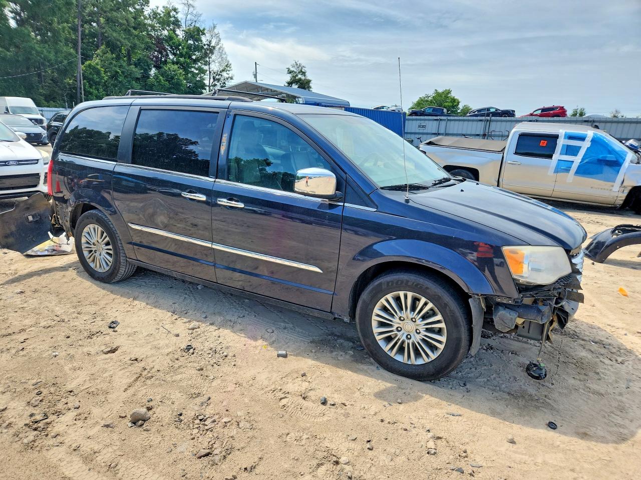 Chrysler Town & Country Touring L