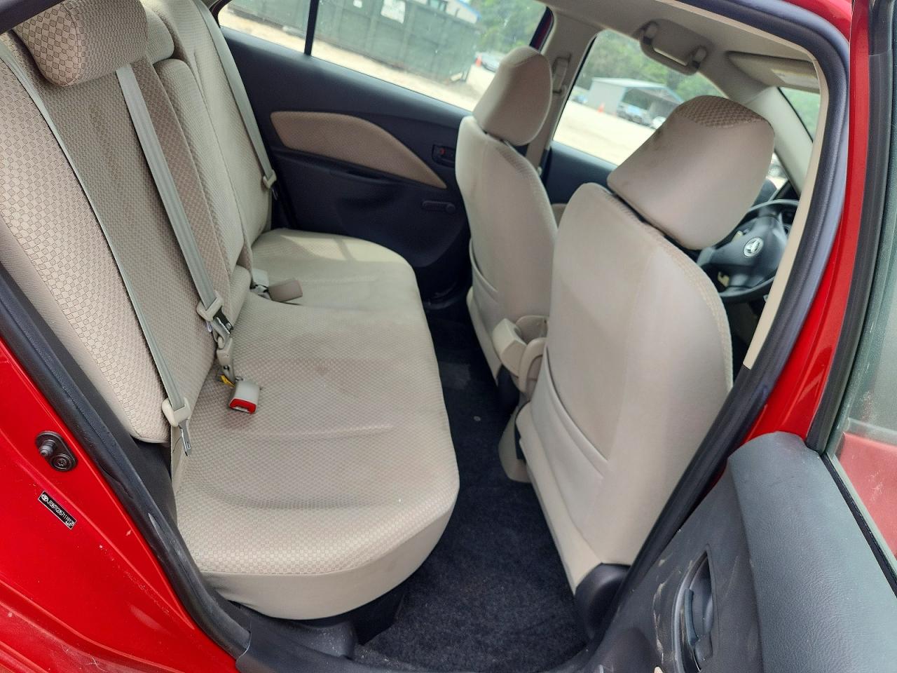 Toyota Yaris Base