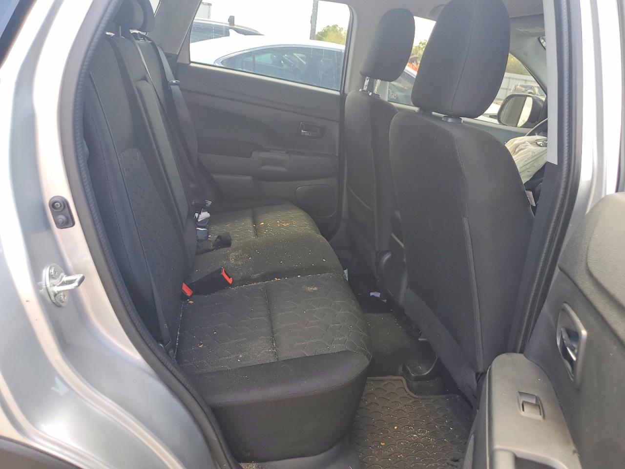 Mitsubishi Outlander S