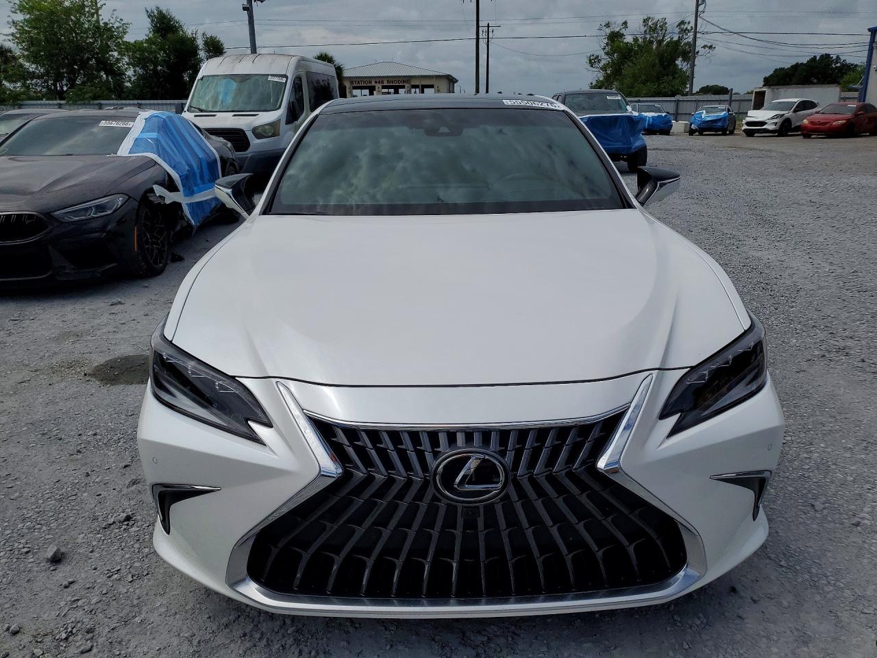 Lexus Es Ultra Luxury
