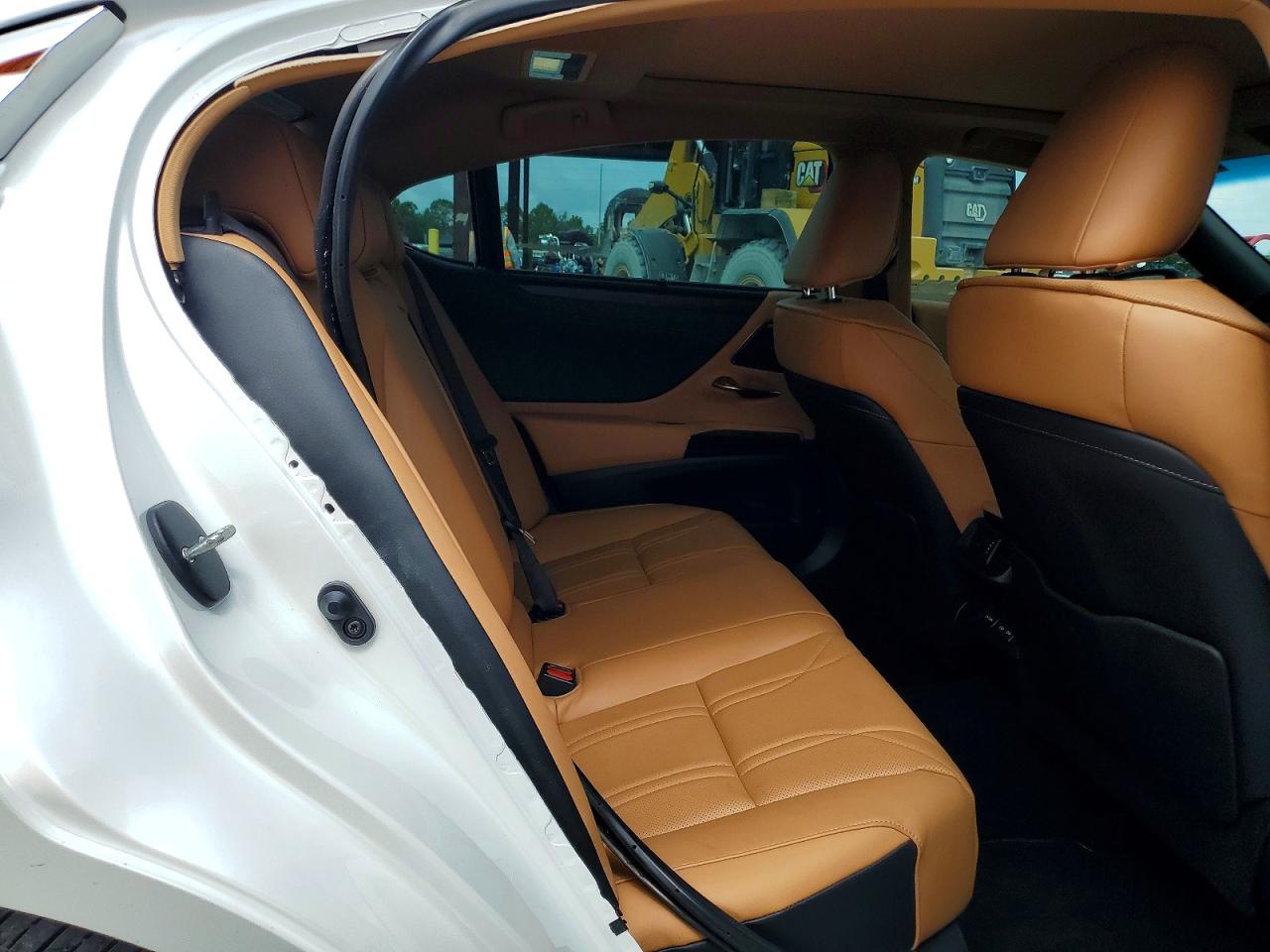 Lexus Es Ultra Luxury