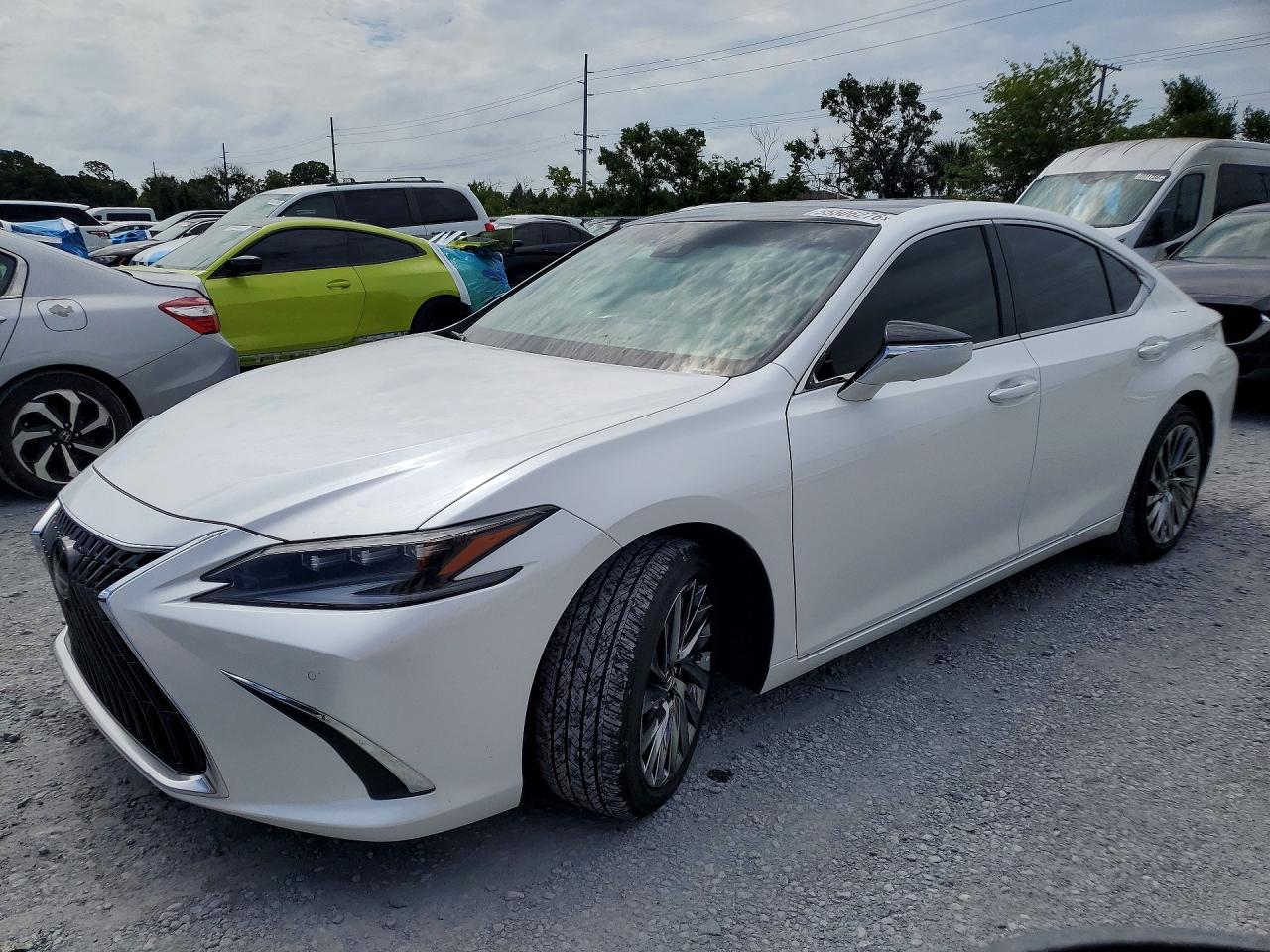 Salvage Lexus Es Image