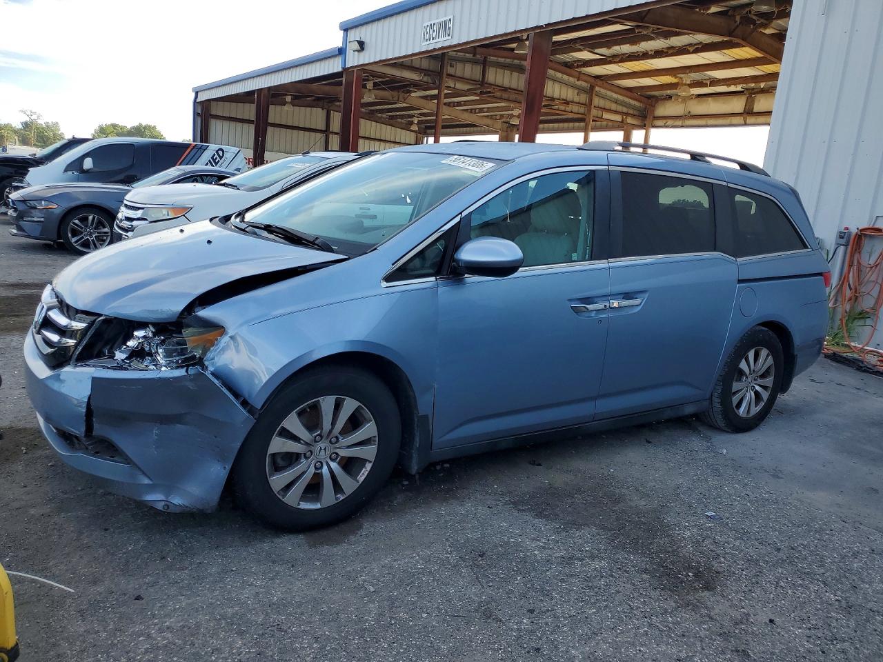 Salvage Honda Odyssey Image
