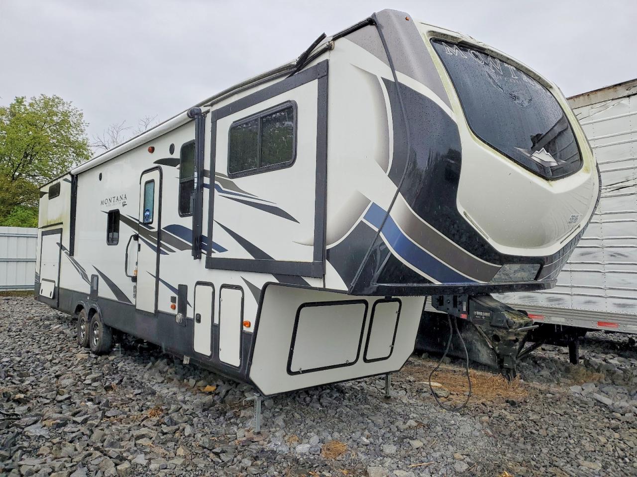 Salvage Montana Trailer Image
