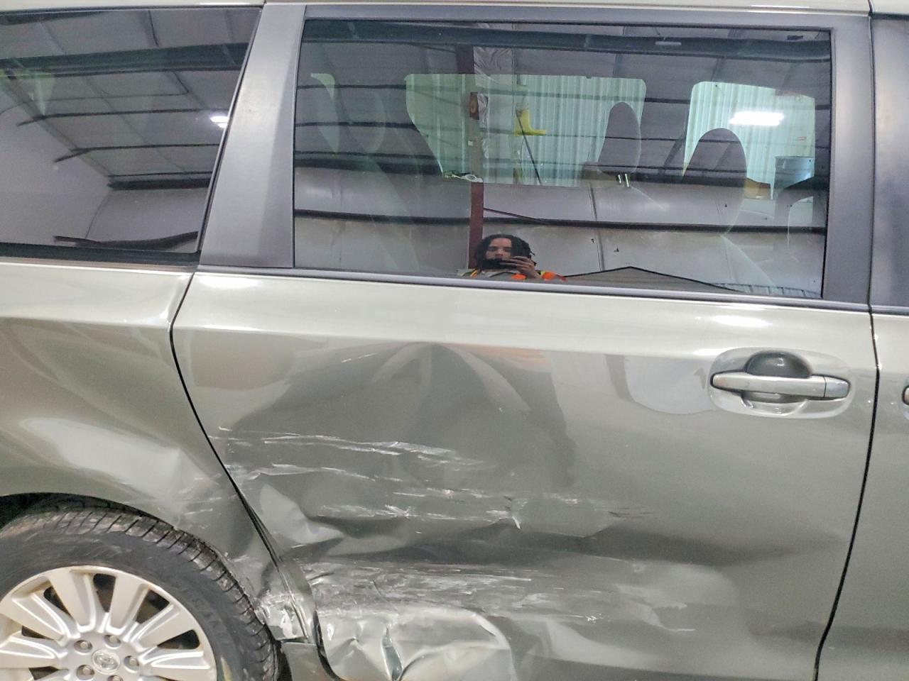 Toyota Sienna Le