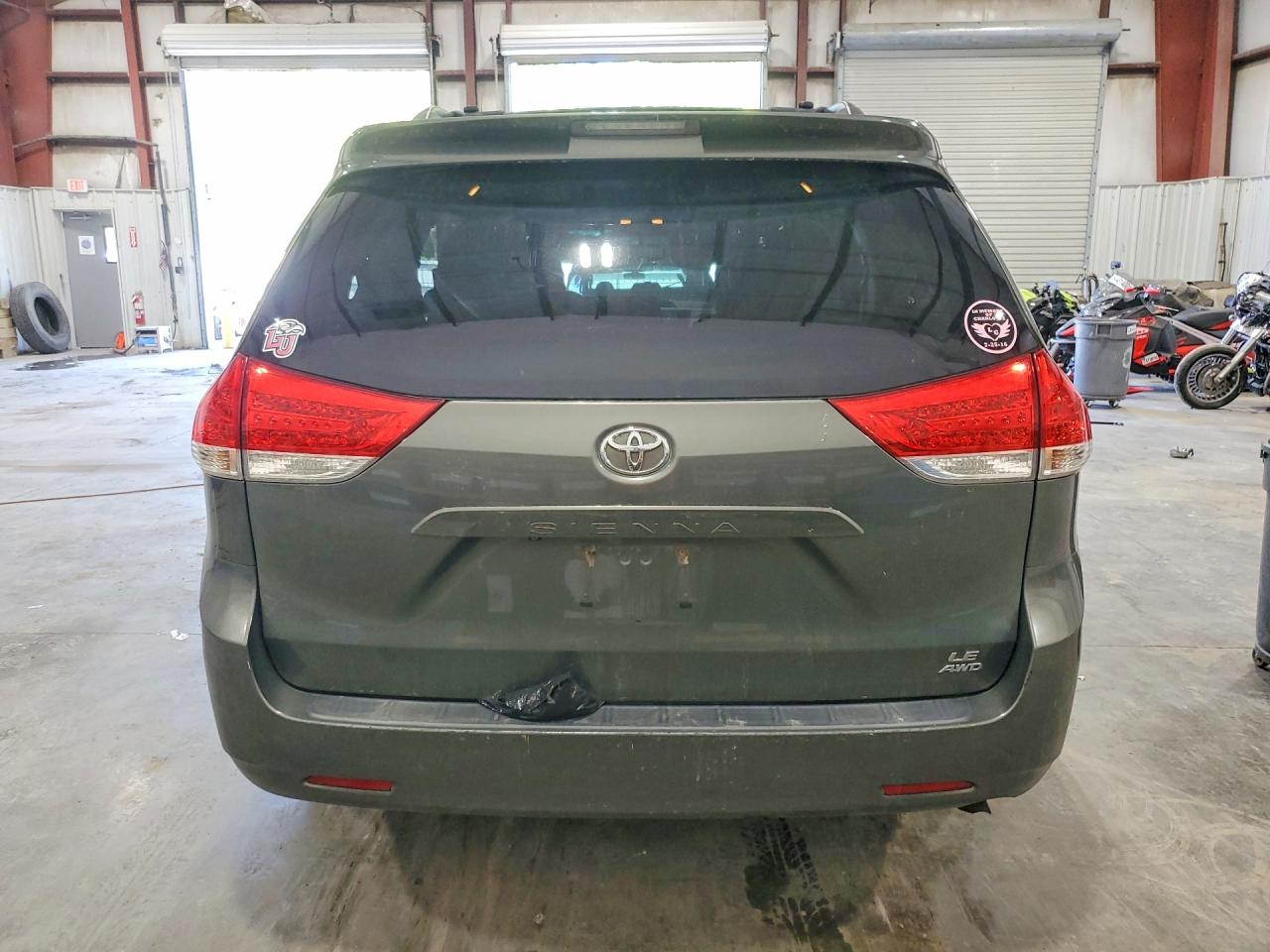 Toyota Sienna Le