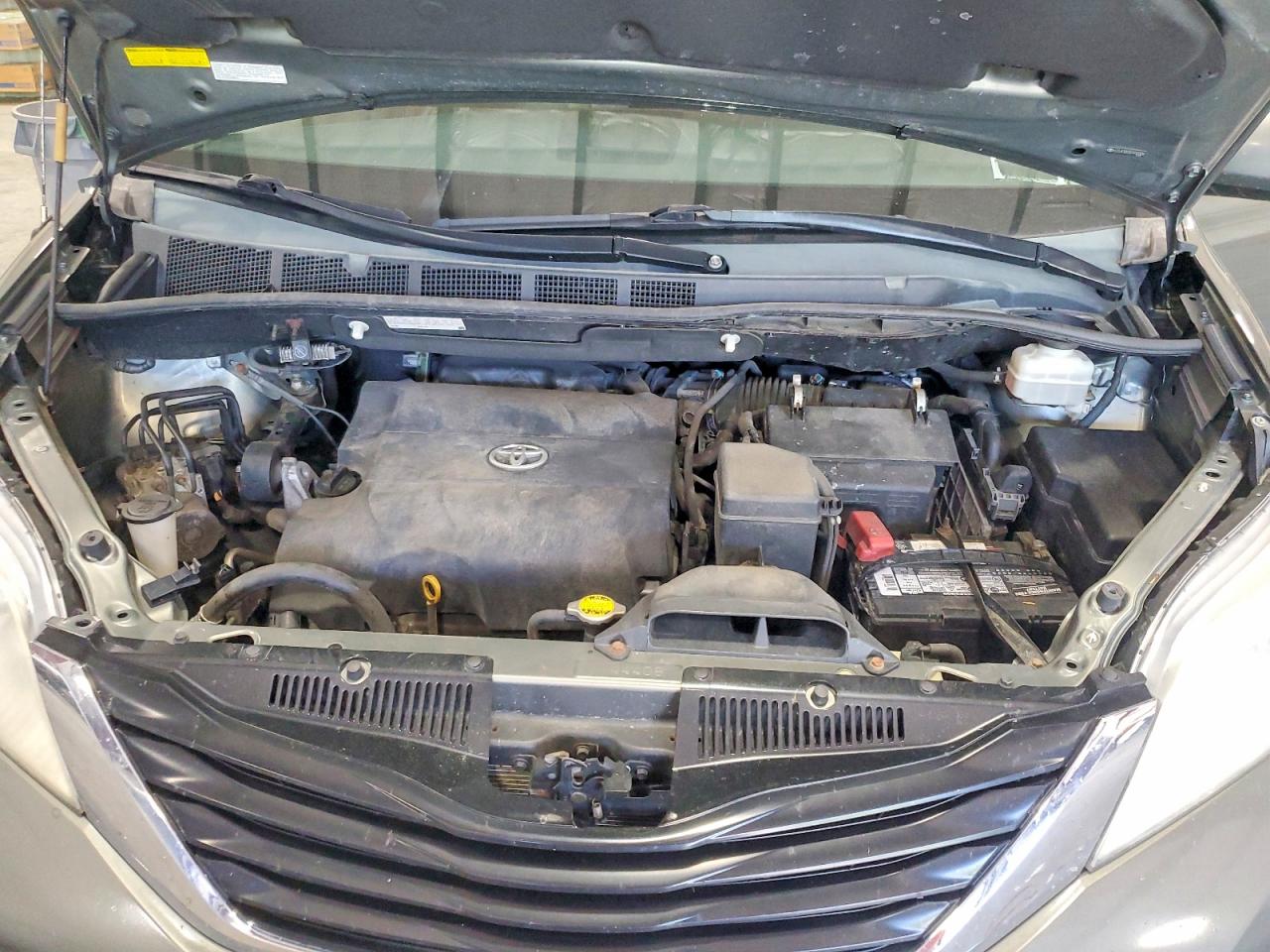 Toyota Sienna Le