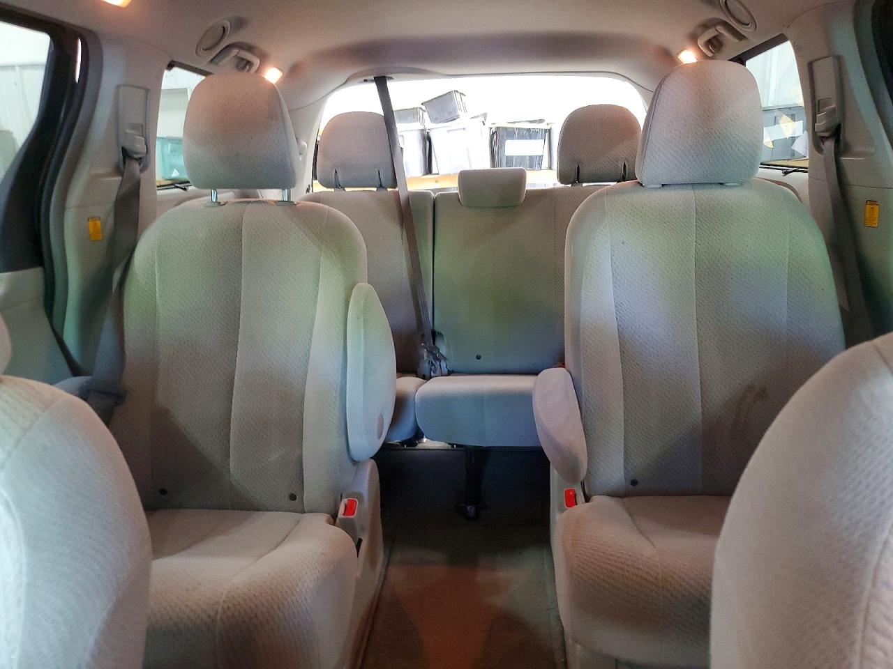 Toyota Sienna Le