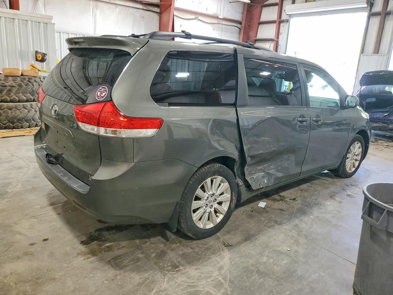 Toyota Sienna Le