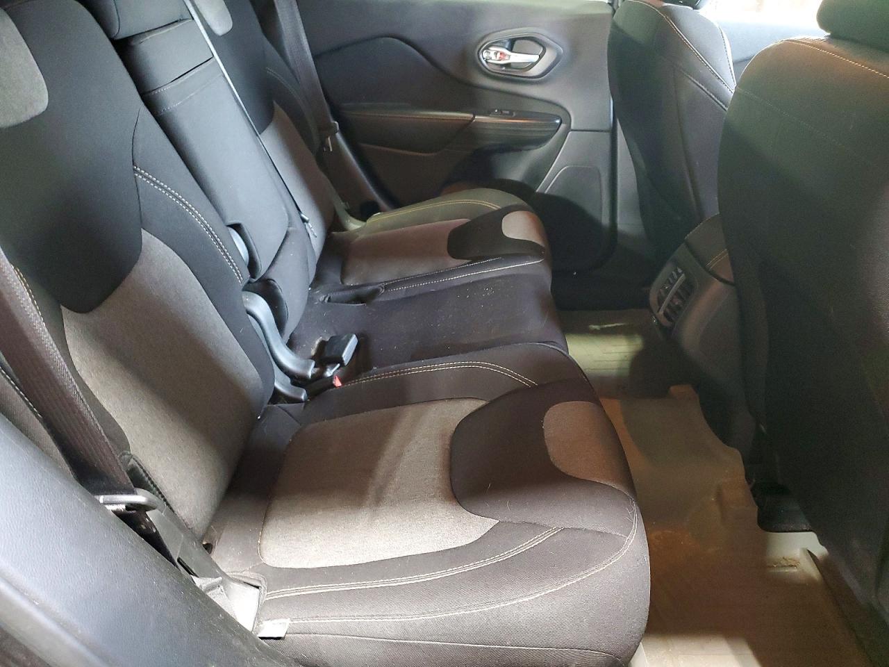 Jeep Cherokee Sport