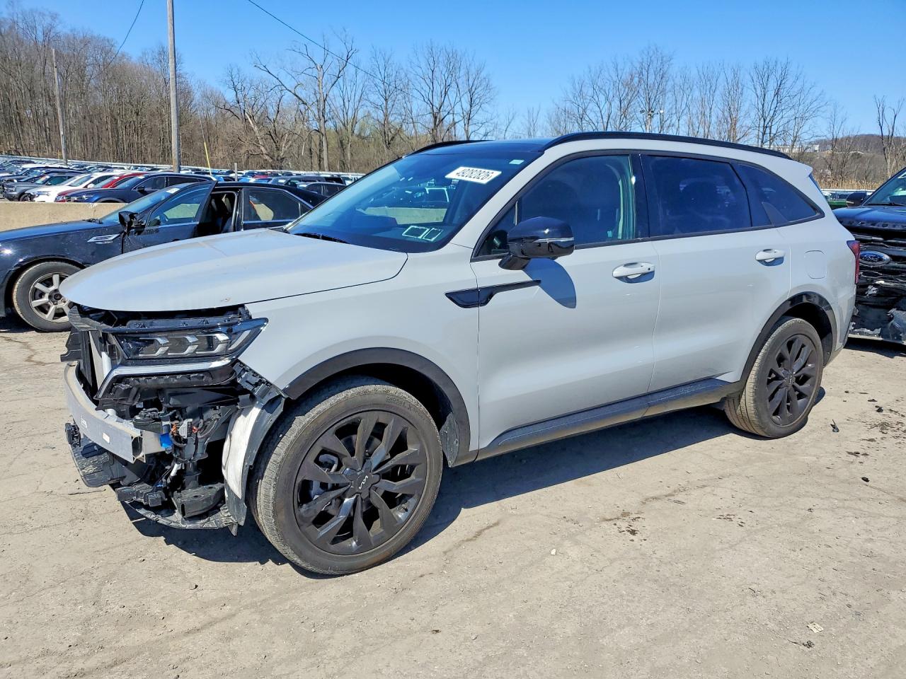 Salvage Kia Sorento Image