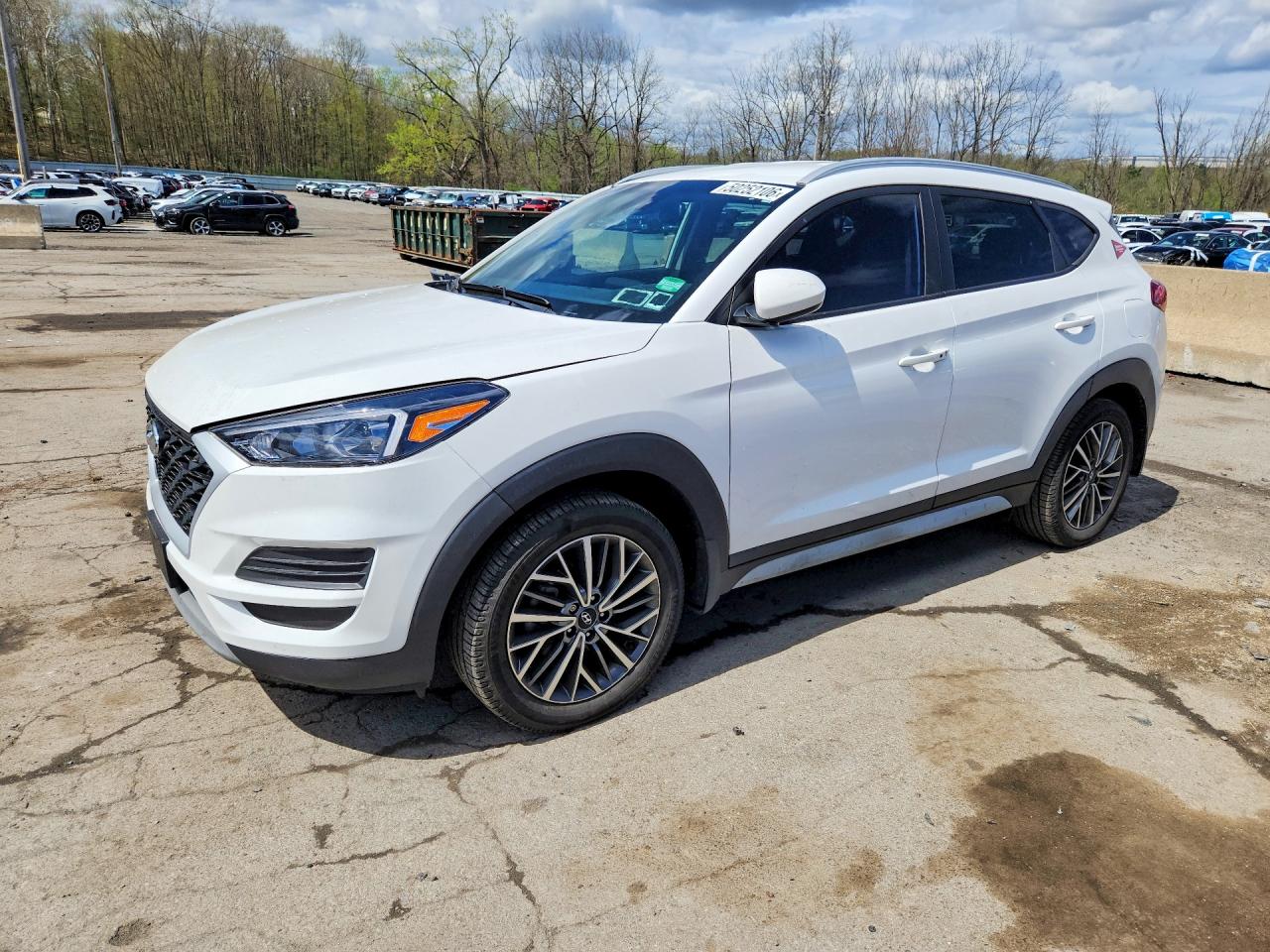 Salvage Hyundai TUCSON Image