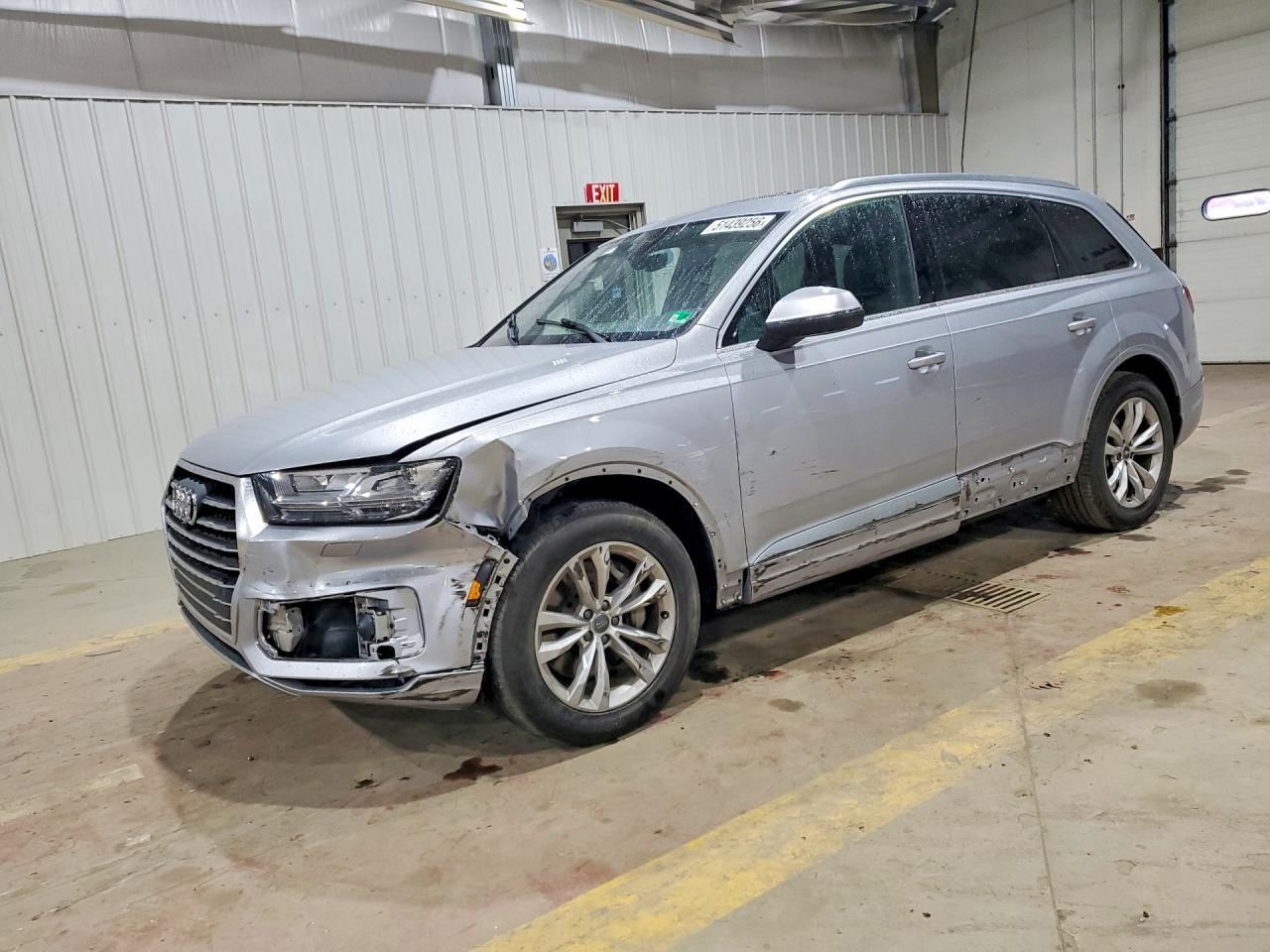 Salvage Audi Q7 Image