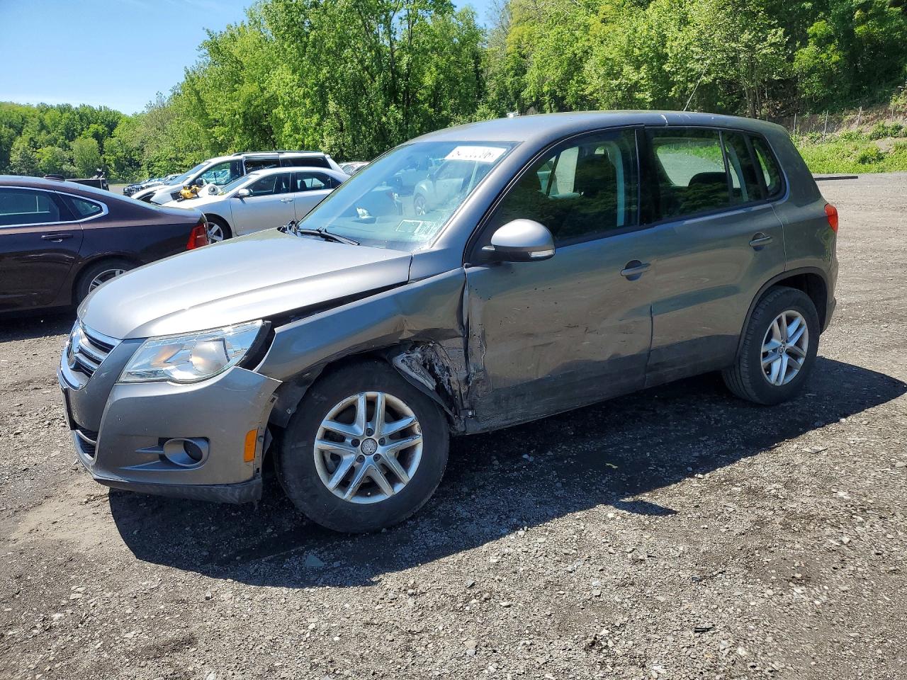 Salvage Volkswagen Tiguan Image