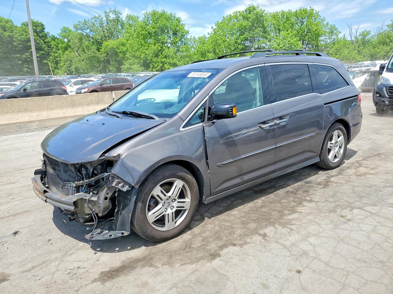 Salvage Honda Odyssey Image