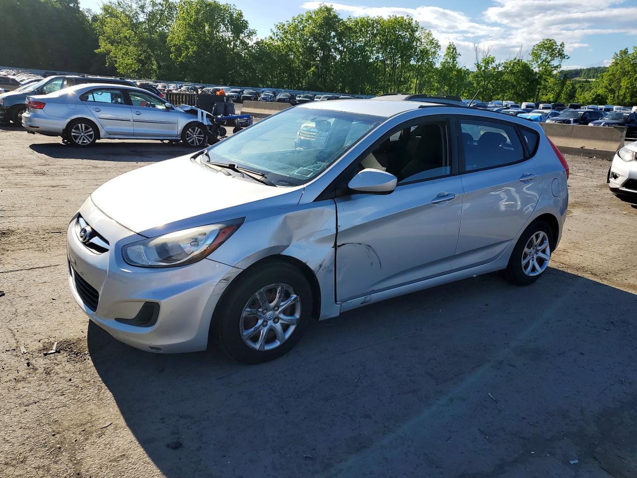 Salvage Hyundai ACCENT Image