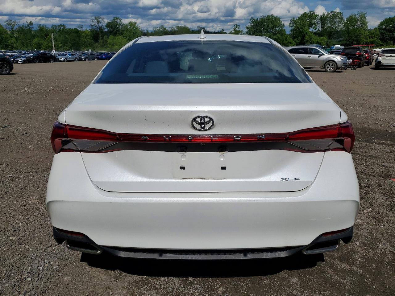 Toyota Avalon Xle