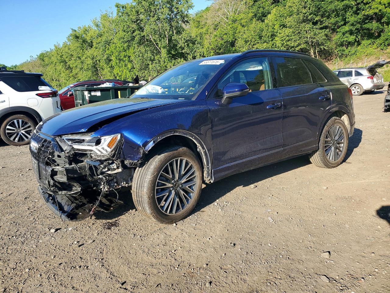 Salvage Audi Q3 Image