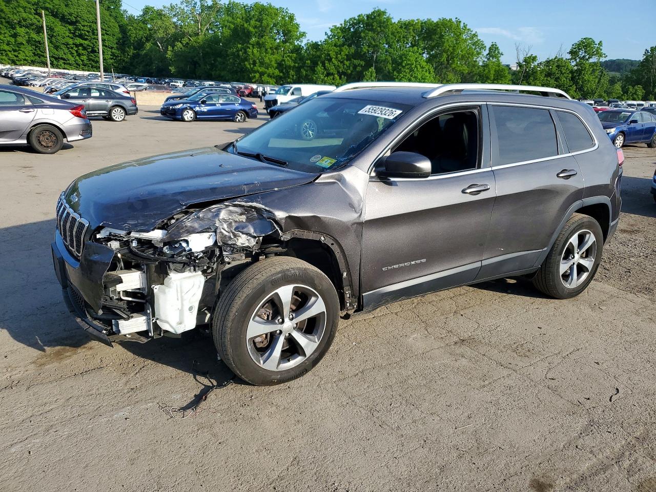 Salvage Jeep Cherokee Image