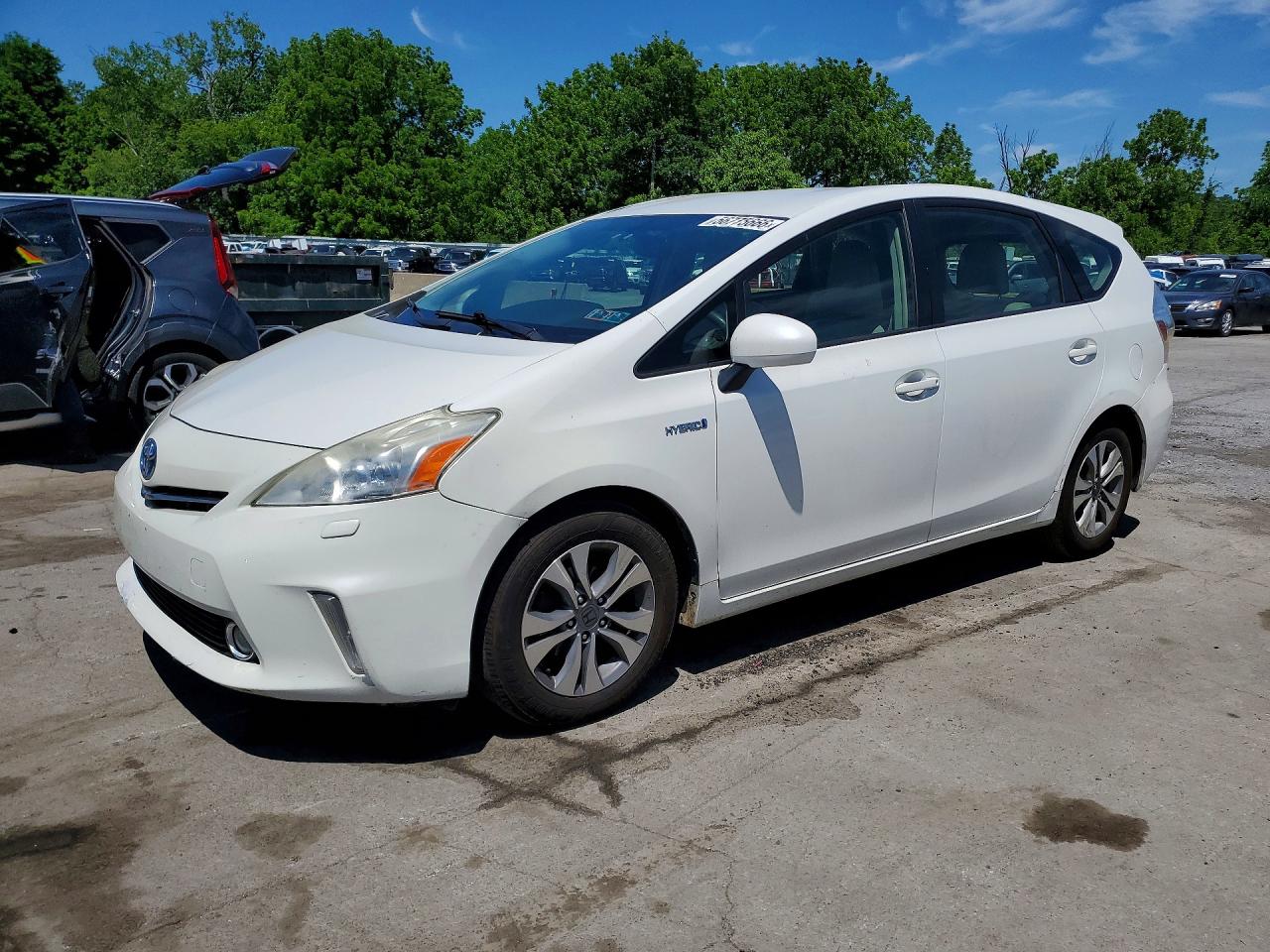 Salvage Toyota Prius Image