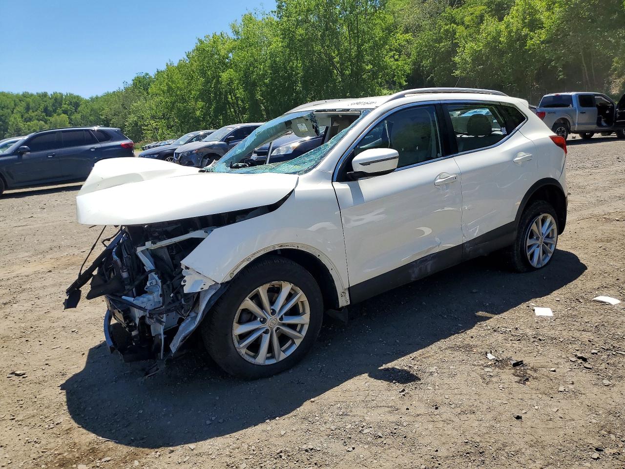 Salvage Nissan Rogue Image