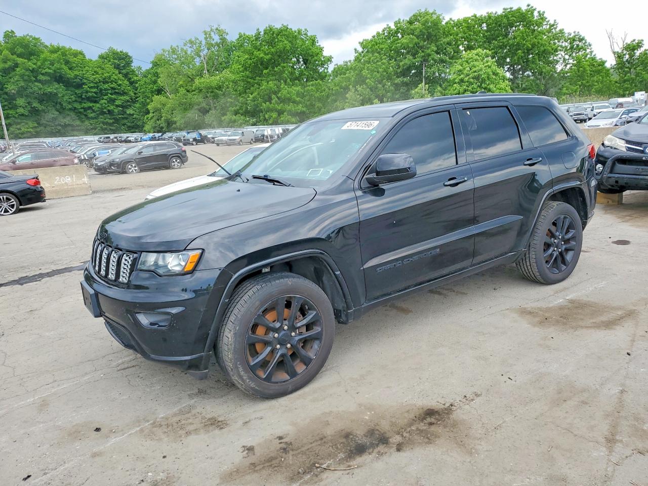 Salvage Jeep Cherokee Image