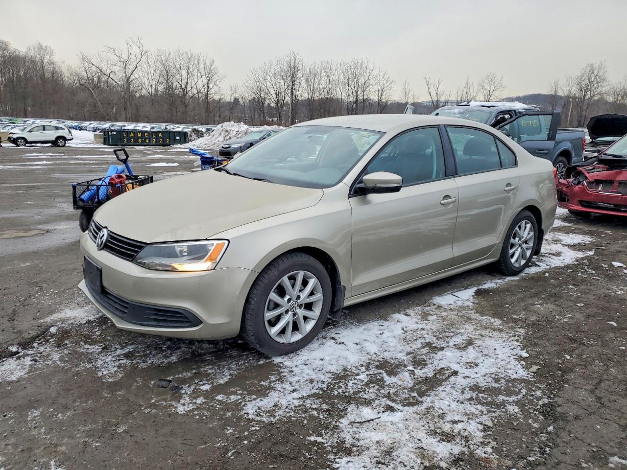 Salvage Volkswagen Jetta Image