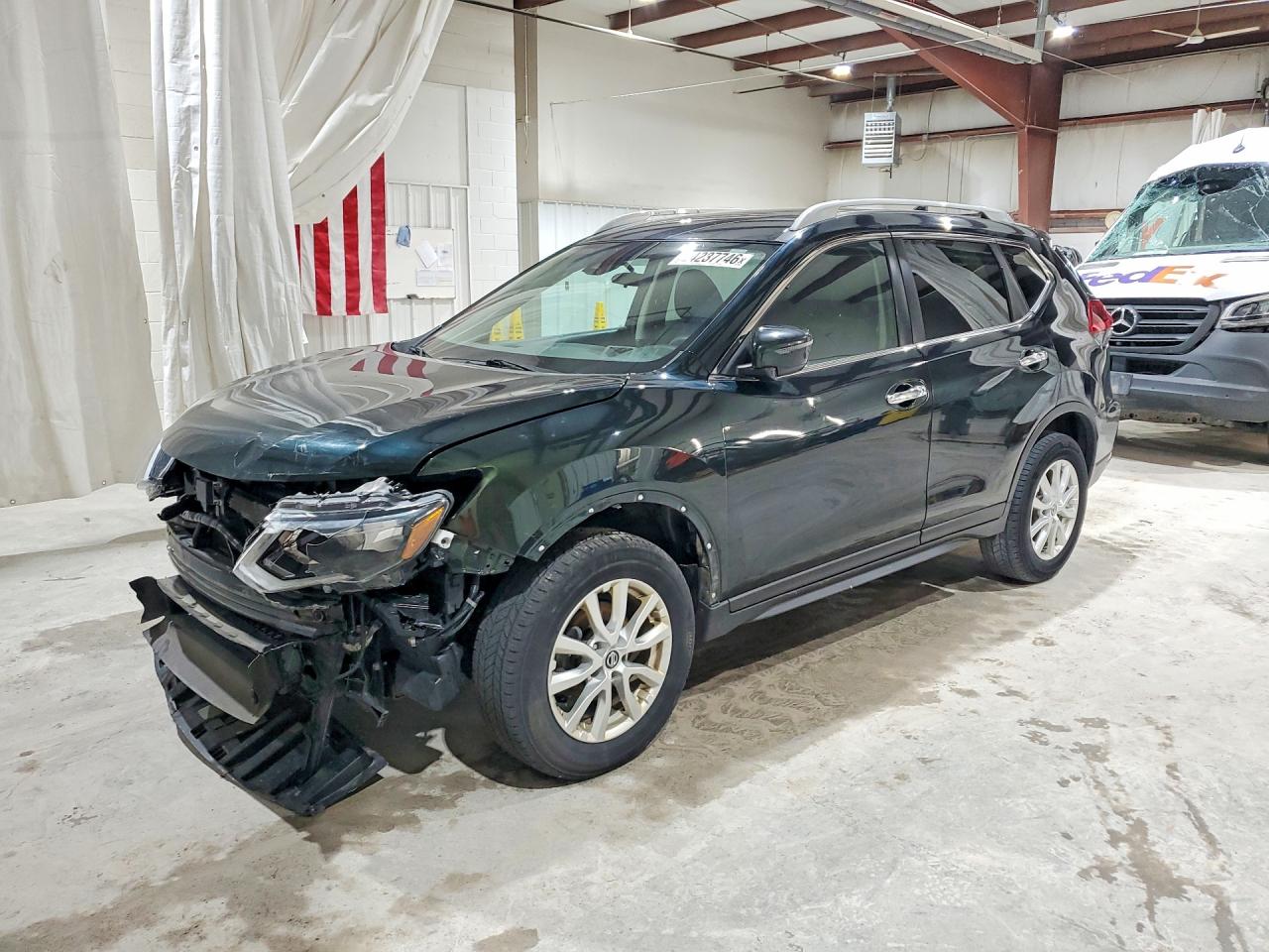 Salvage Nissan Rogue Image
