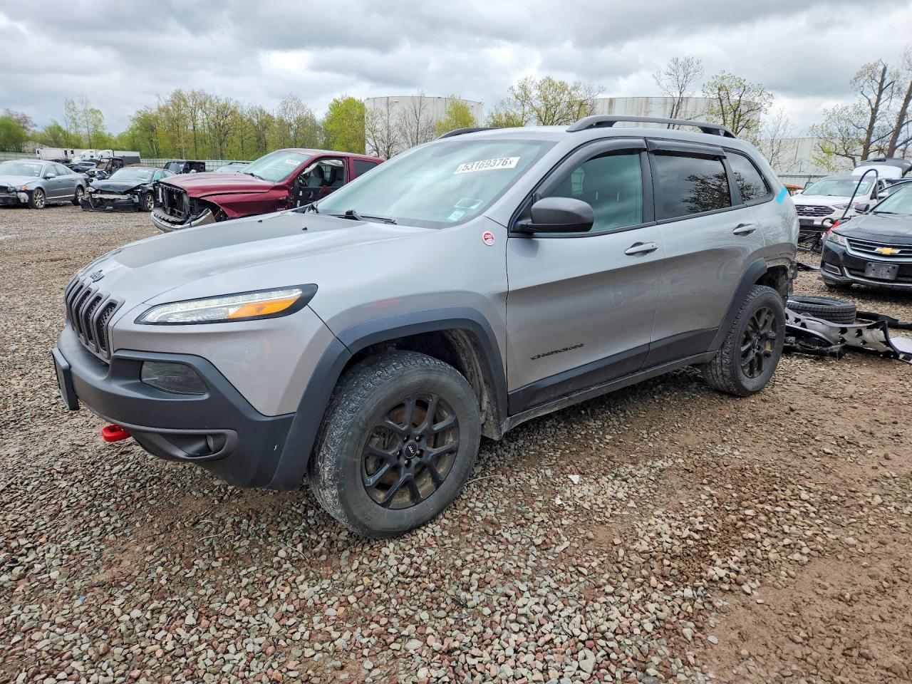 Salvage Jeep Cherokee Image