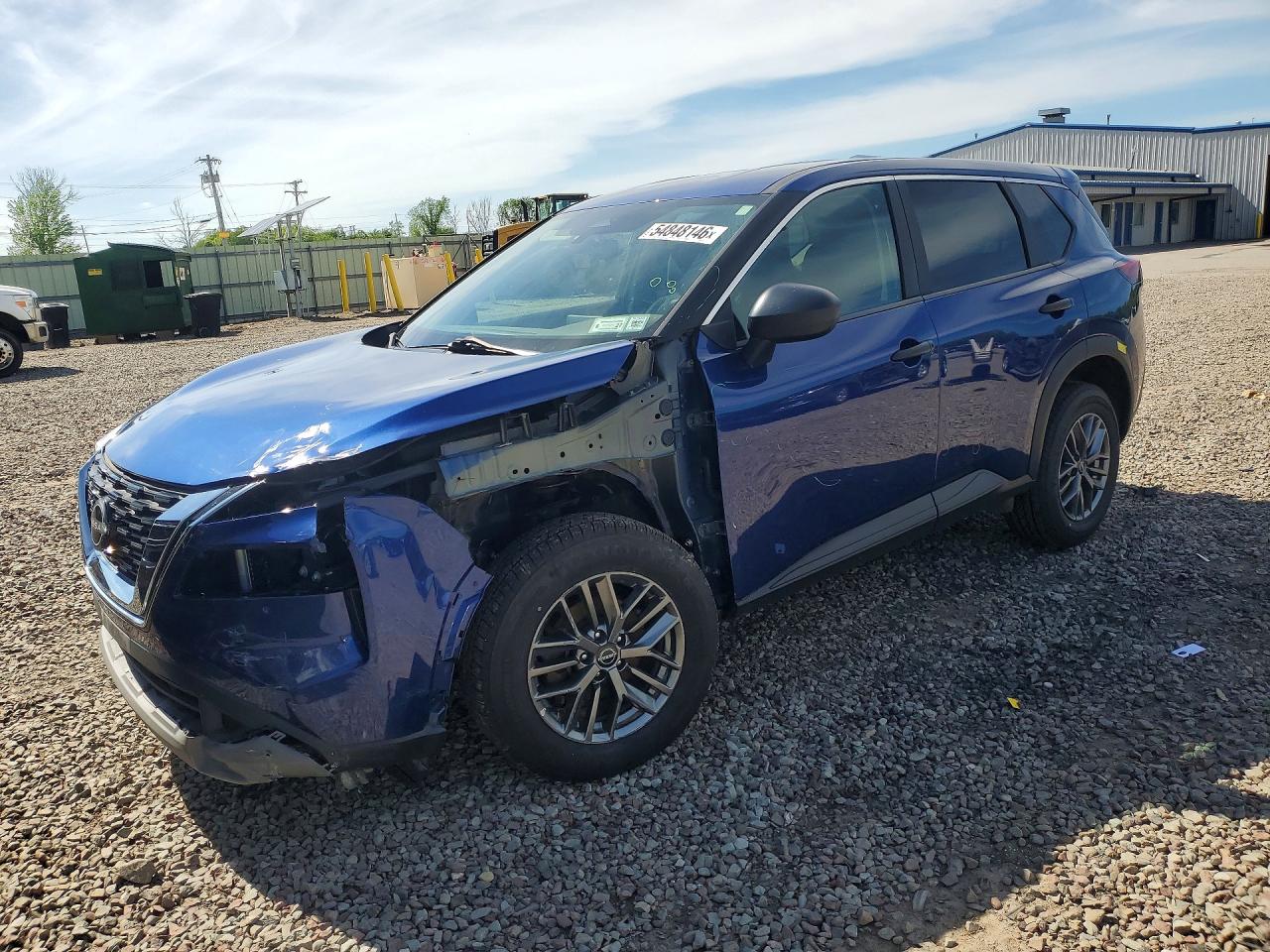 Salvage Nissan Rogue Image