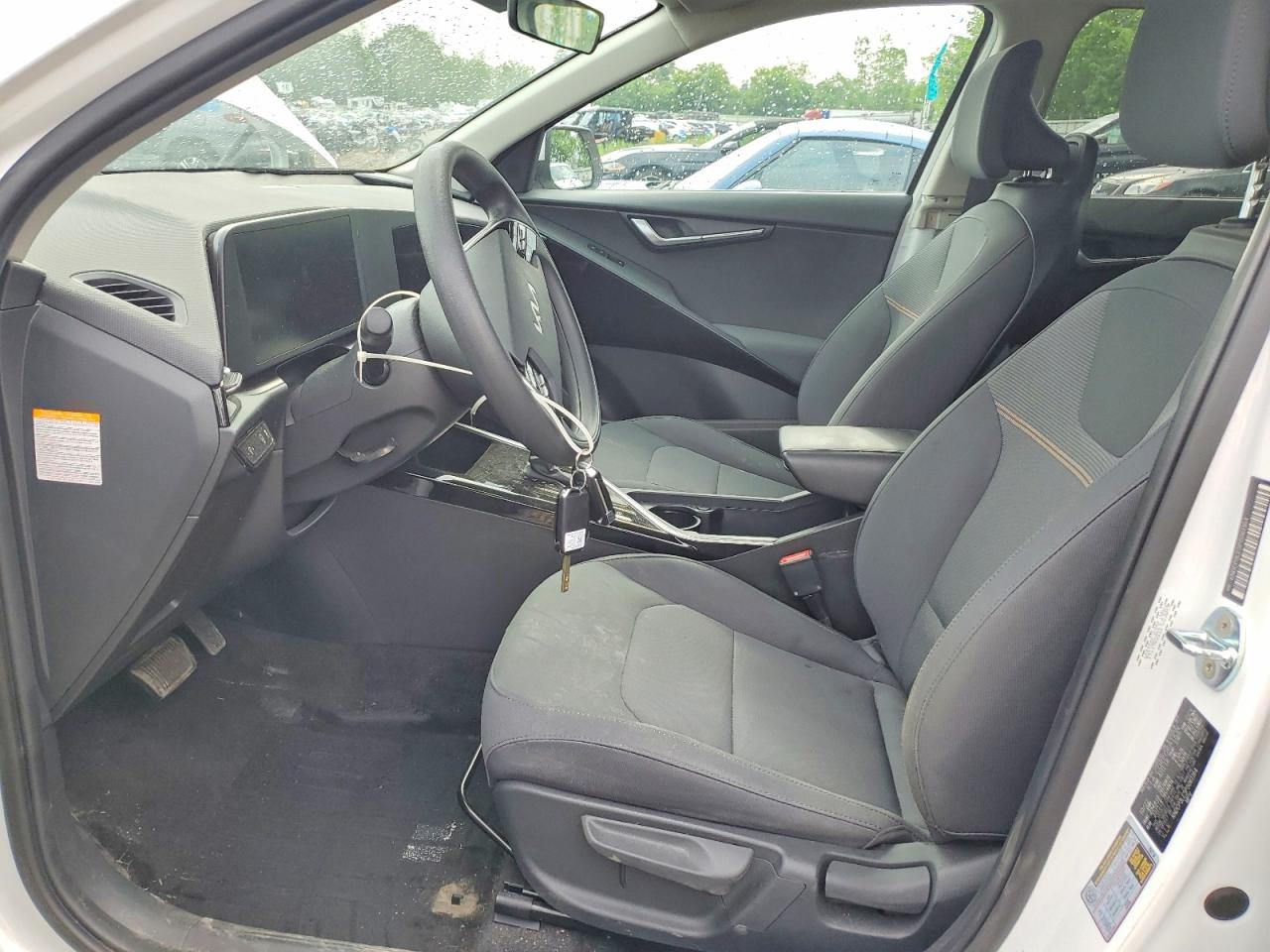 Kia Niro Lx