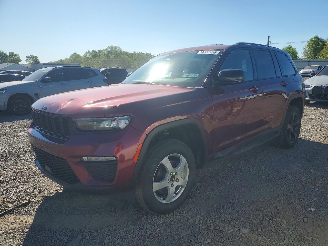 Salvage Jeep Cherokee Image