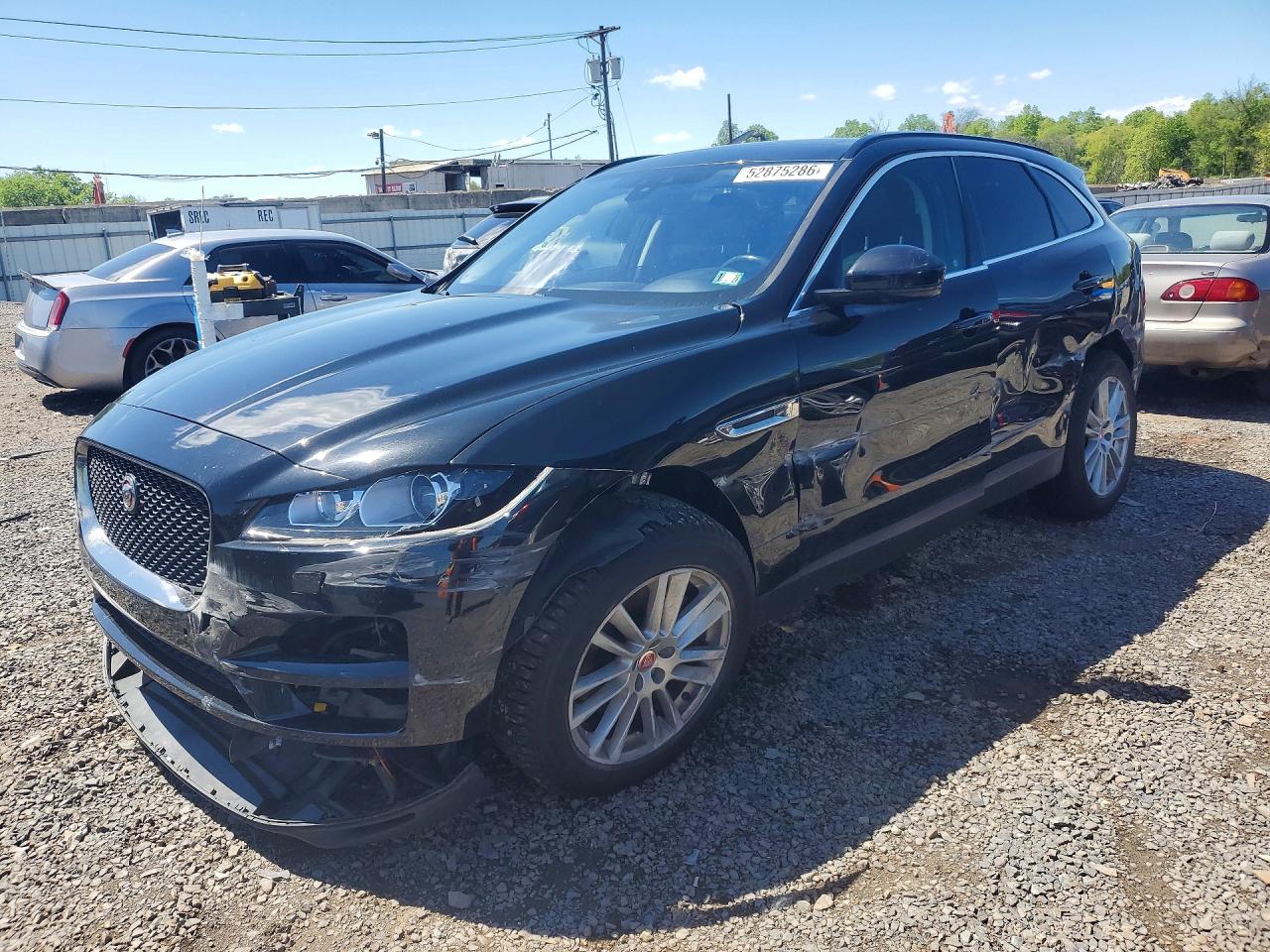 Salvage Jaguar F-PACE Image
