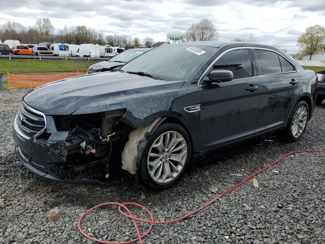 Salvage Ford Taurus Image