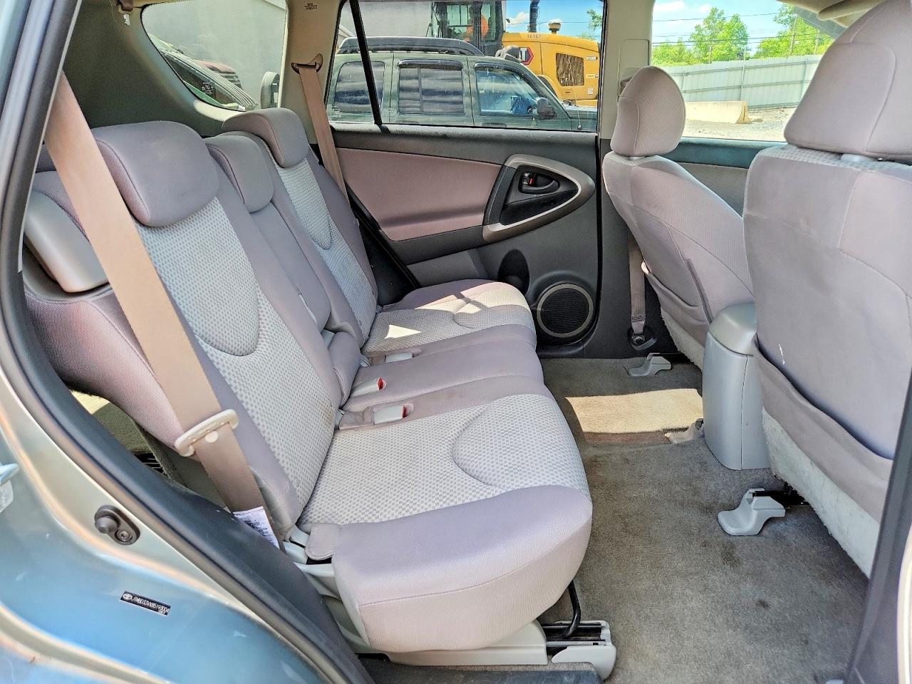 Toyota RAV4 Base