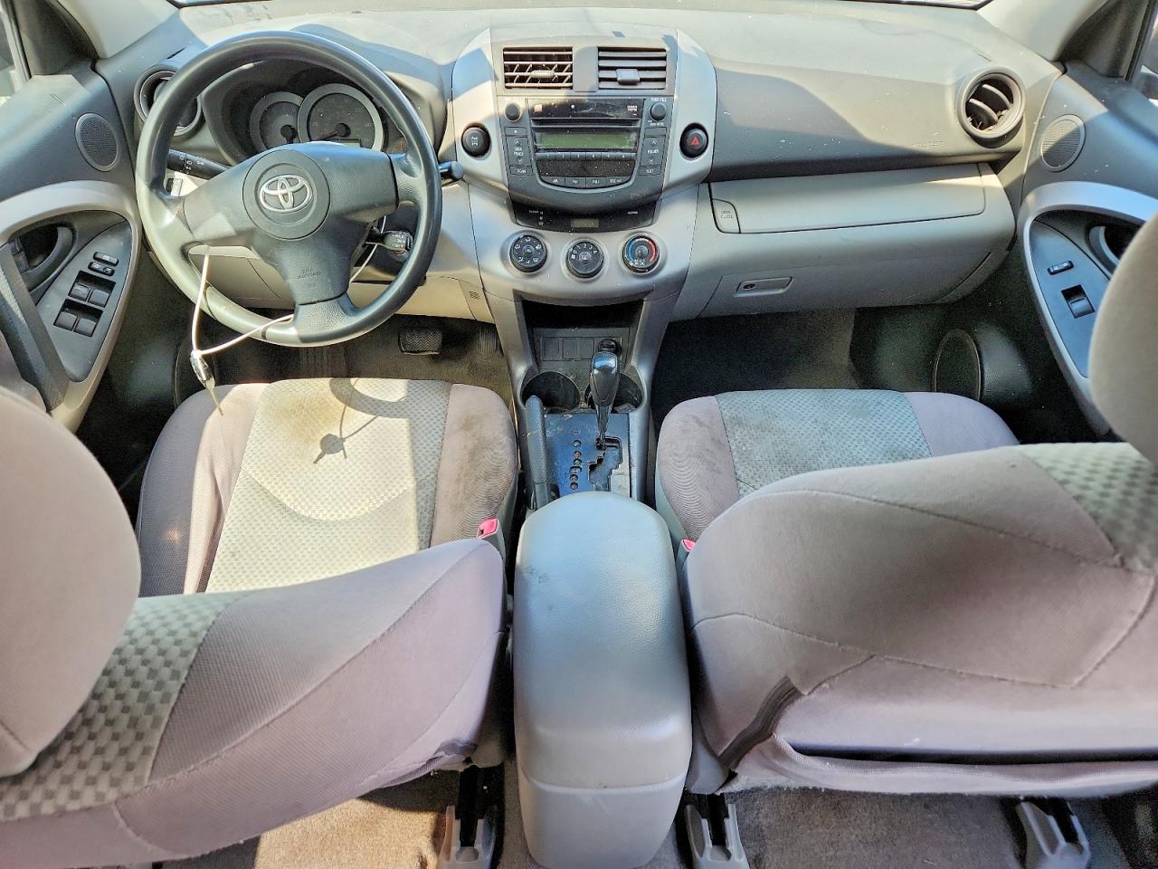 Toyota RAV4 Base