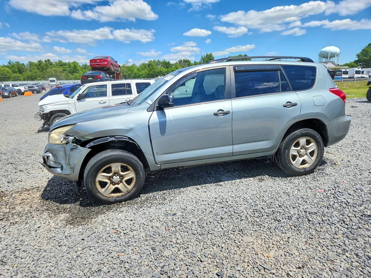 Salvage Toyota RAV4 Image