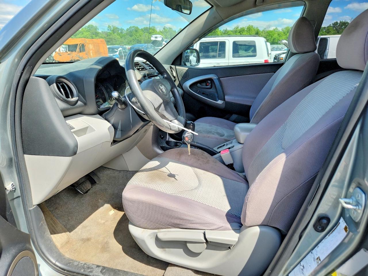 Toyota RAV4 Base