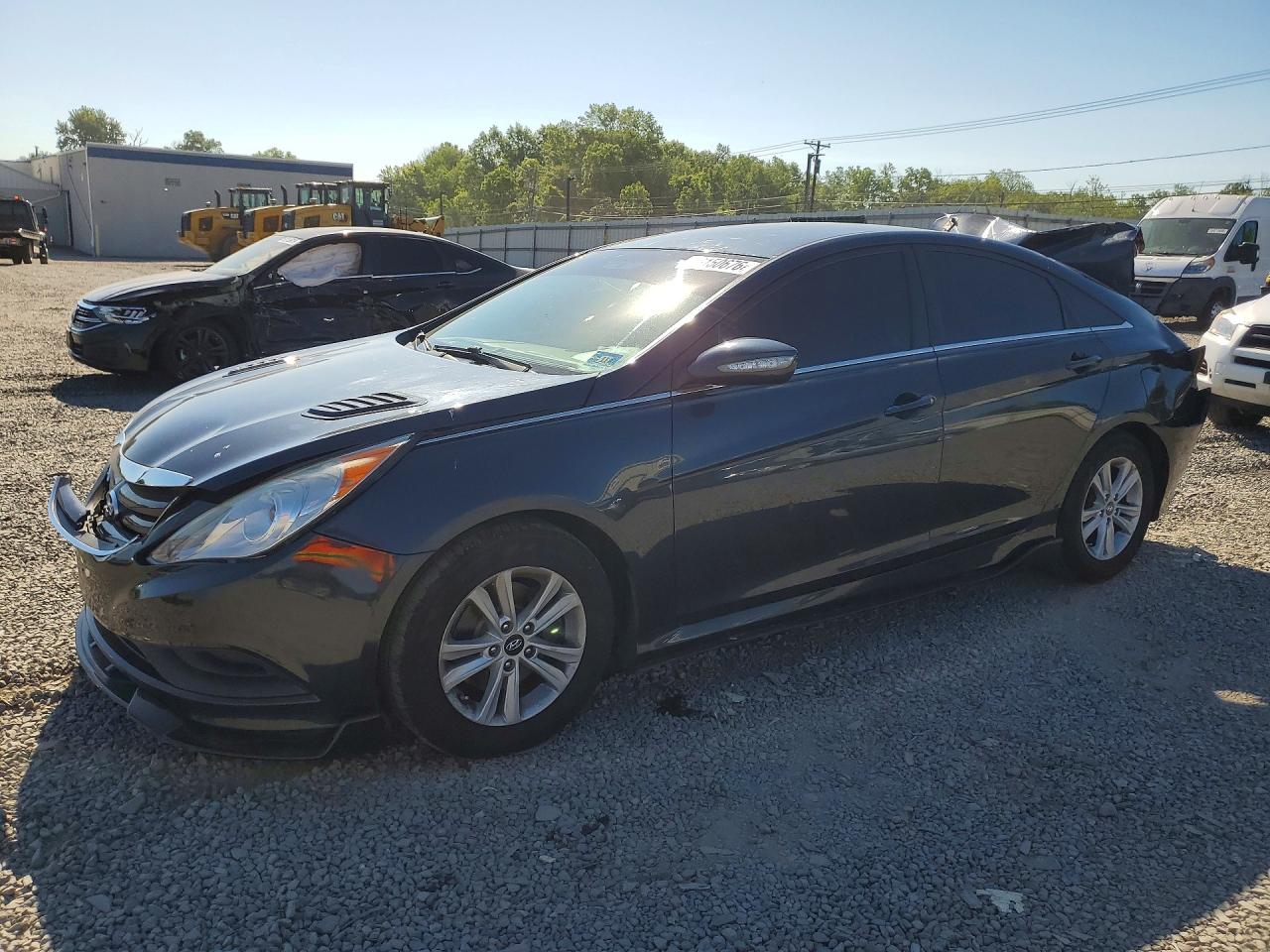 Salvage Hyundai SONATA Image
