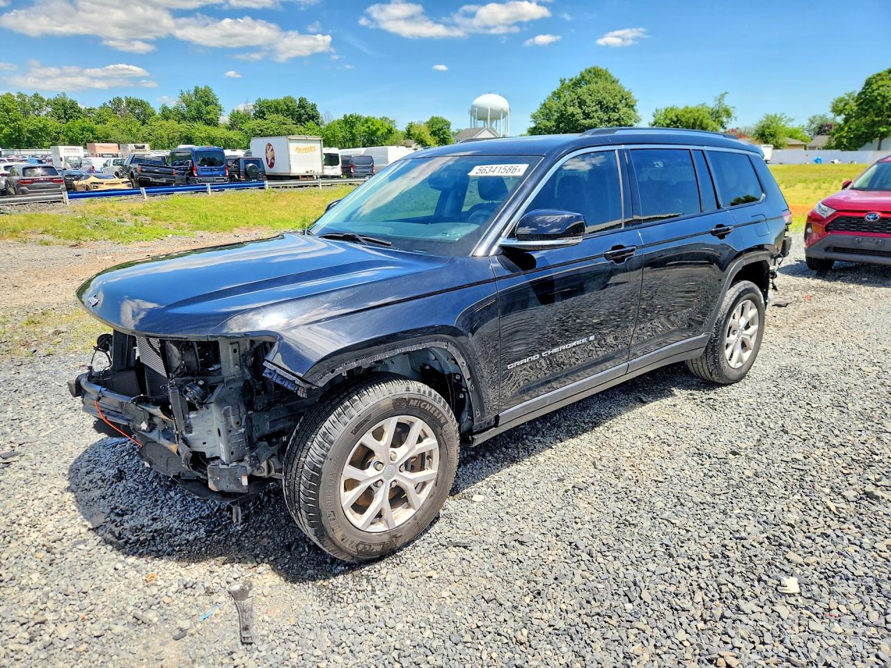 Salvage Jeep Cherokee Image