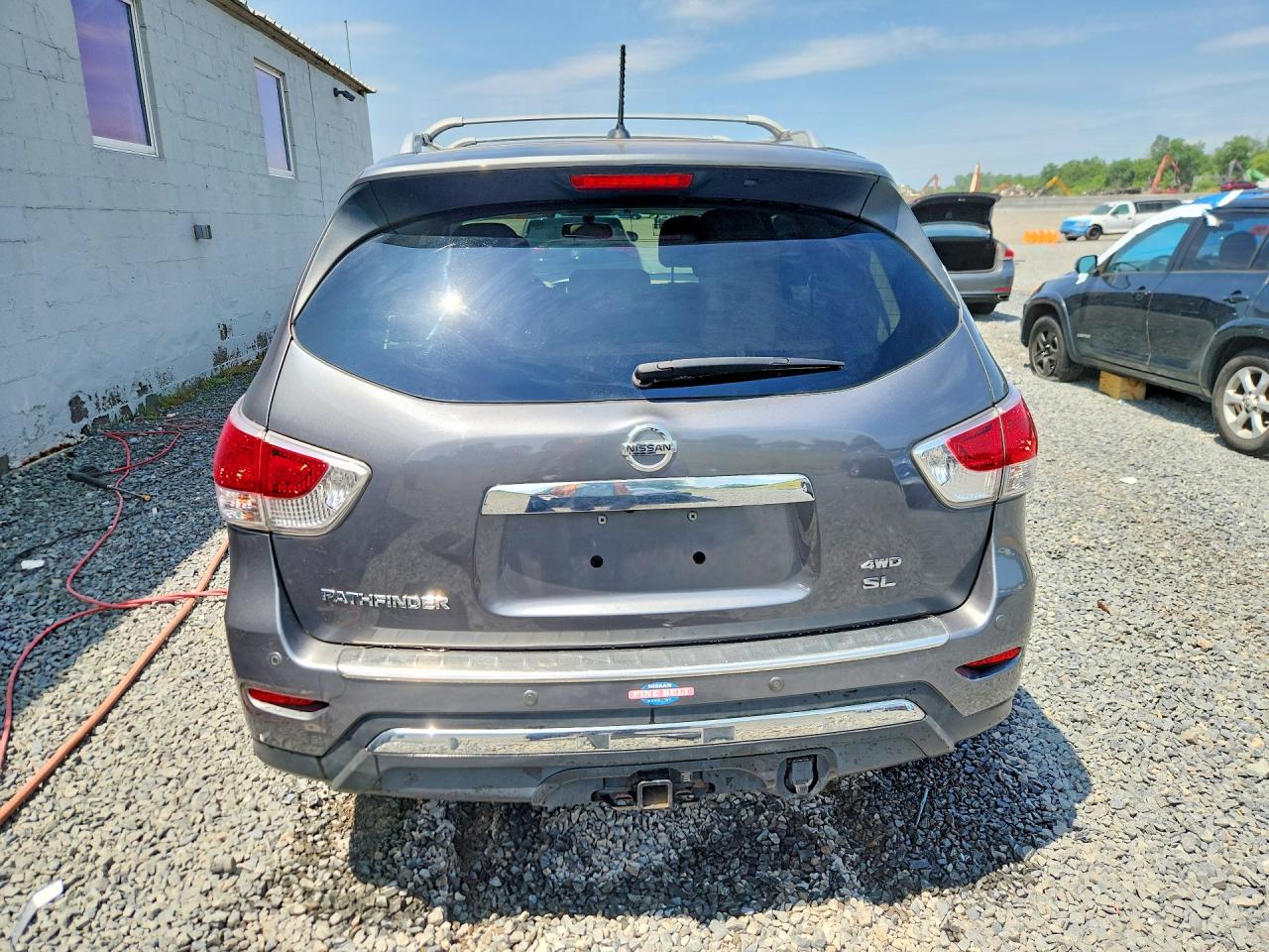 Nissan Pathfinder Sl