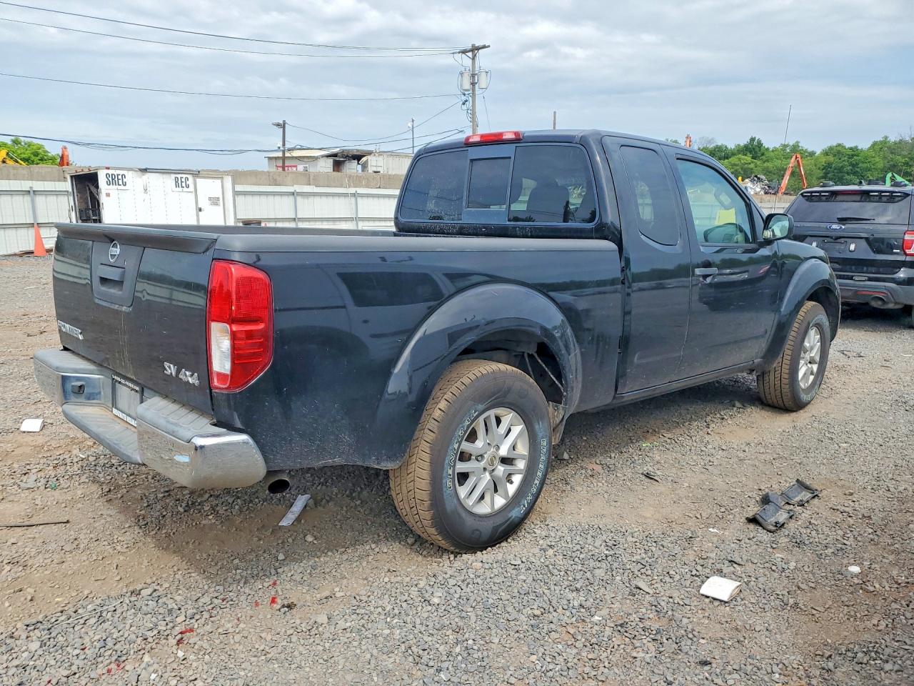 Nissan Frontier Sv V6