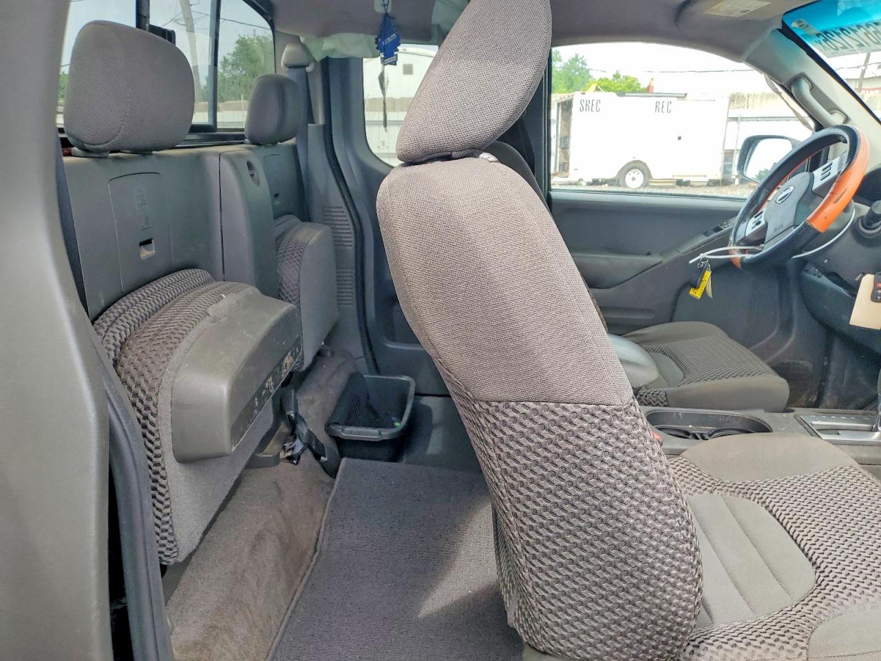 Nissan Frontier Sv V6