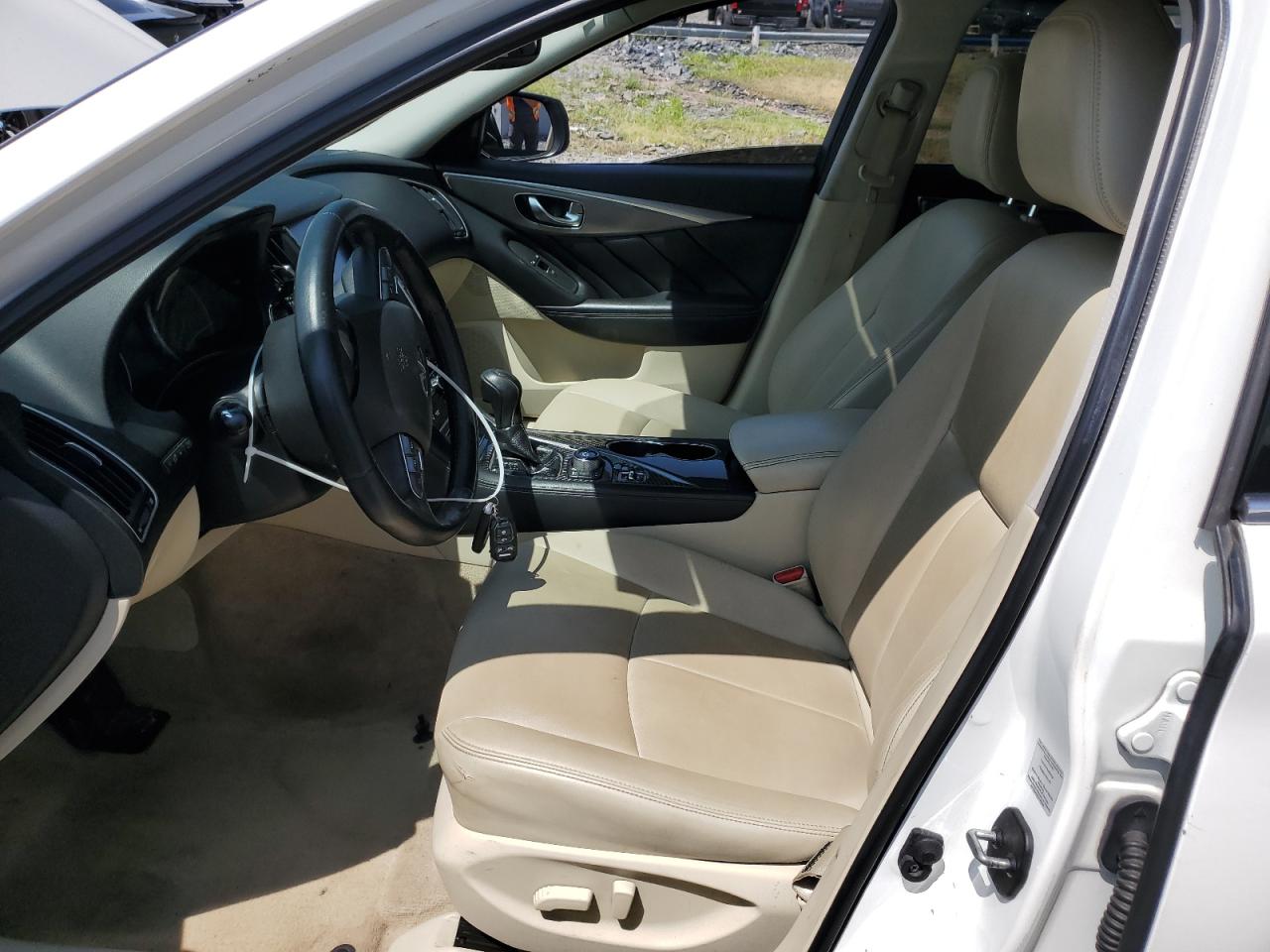 INFINITI Q50 Base