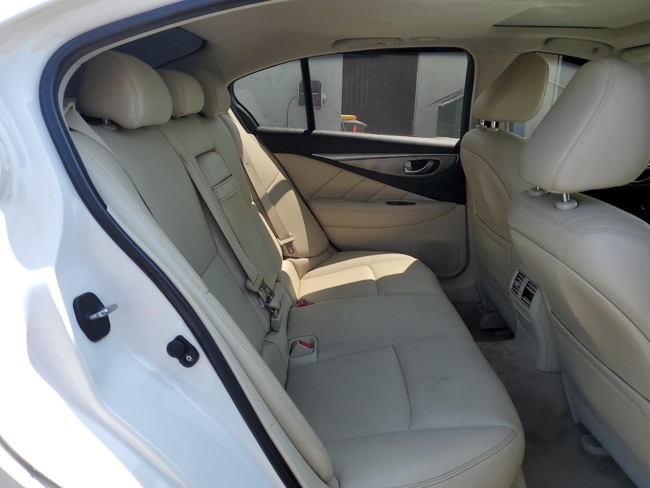 INFINITI Q50 Base