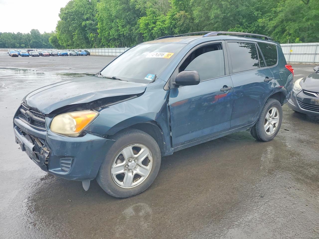 Salvage Toyota RAV4 Image