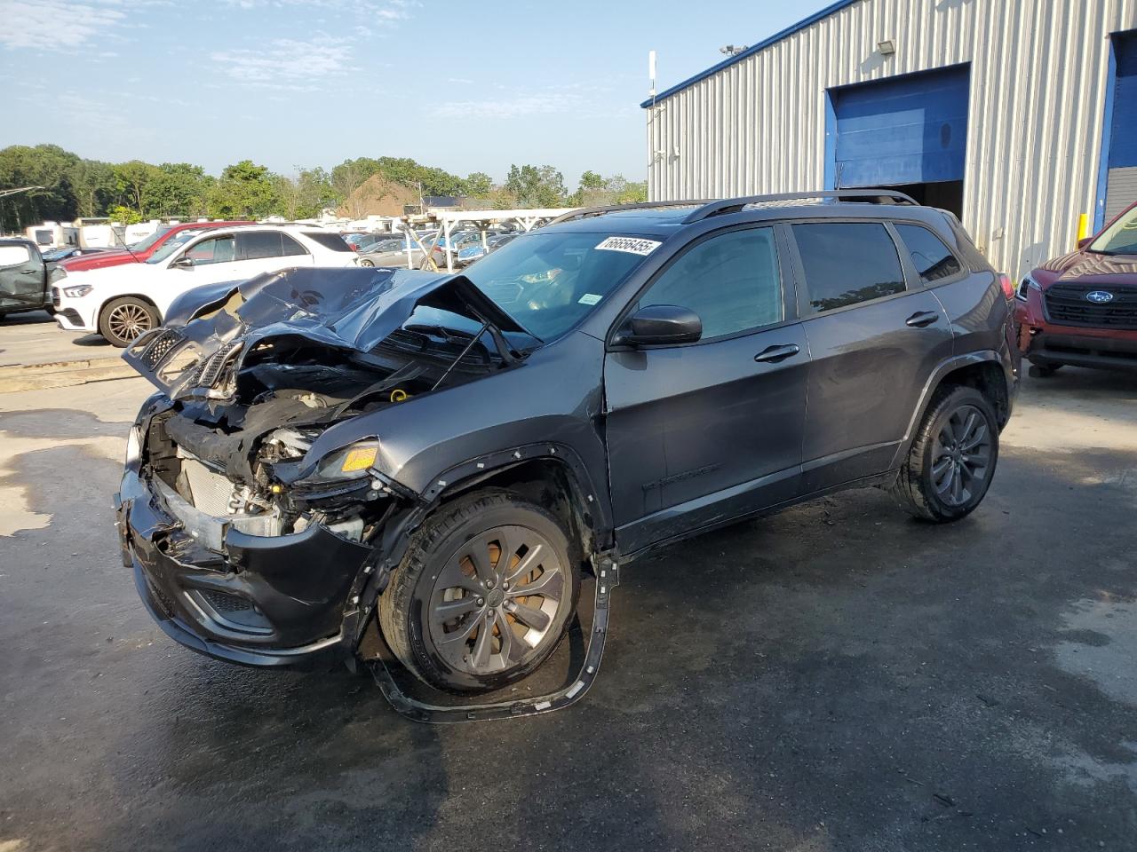 Salvage Jeep Grand Cherokee Image